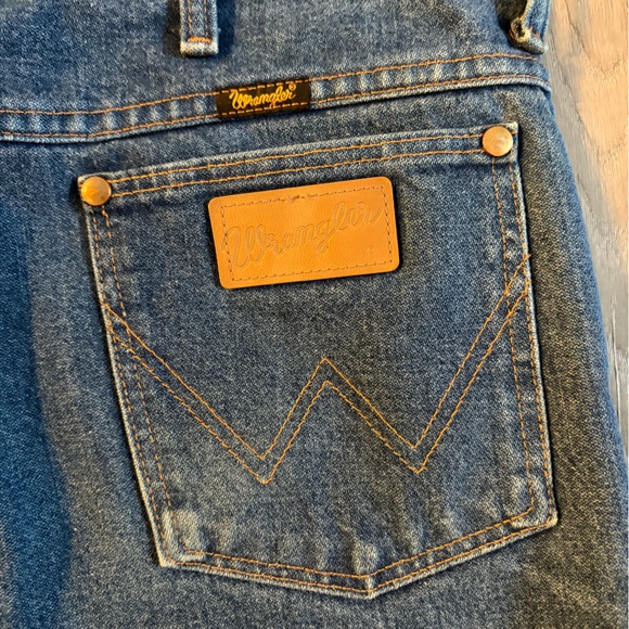 Wrangler Jean Shorts size 33 - Picture 5 of 5